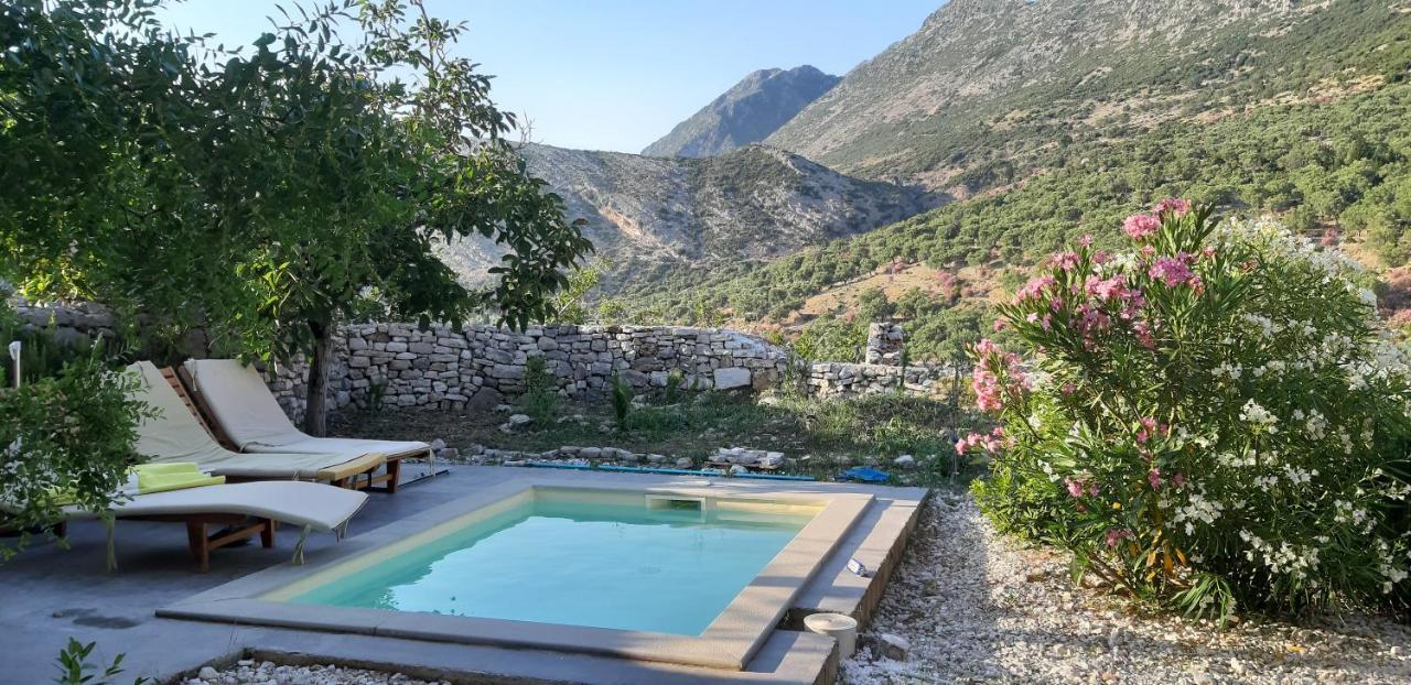 Les Villas De Qeparo Exterior photo